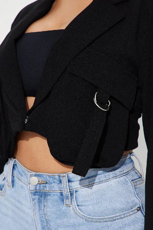 in-your-pocket-cropped-blazer-black