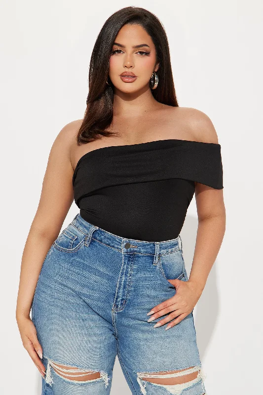 kendall-off-shoulder-bodysuit-black