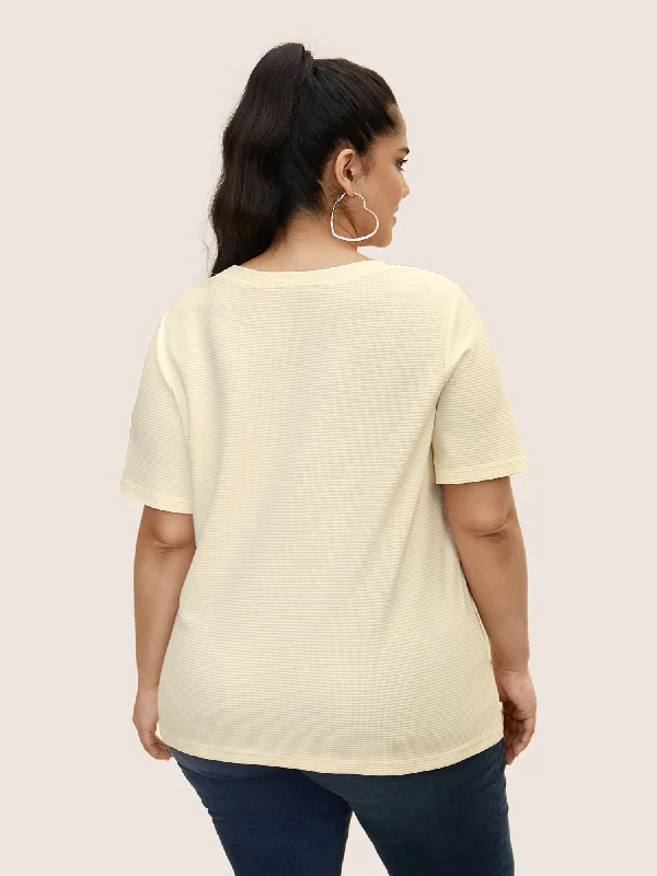 solid-waffle-knit-patched-pocket-t-shirt